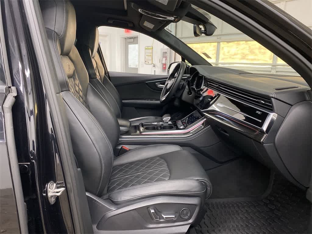 Thumbnail: 2021 Audi SQ7 - 18