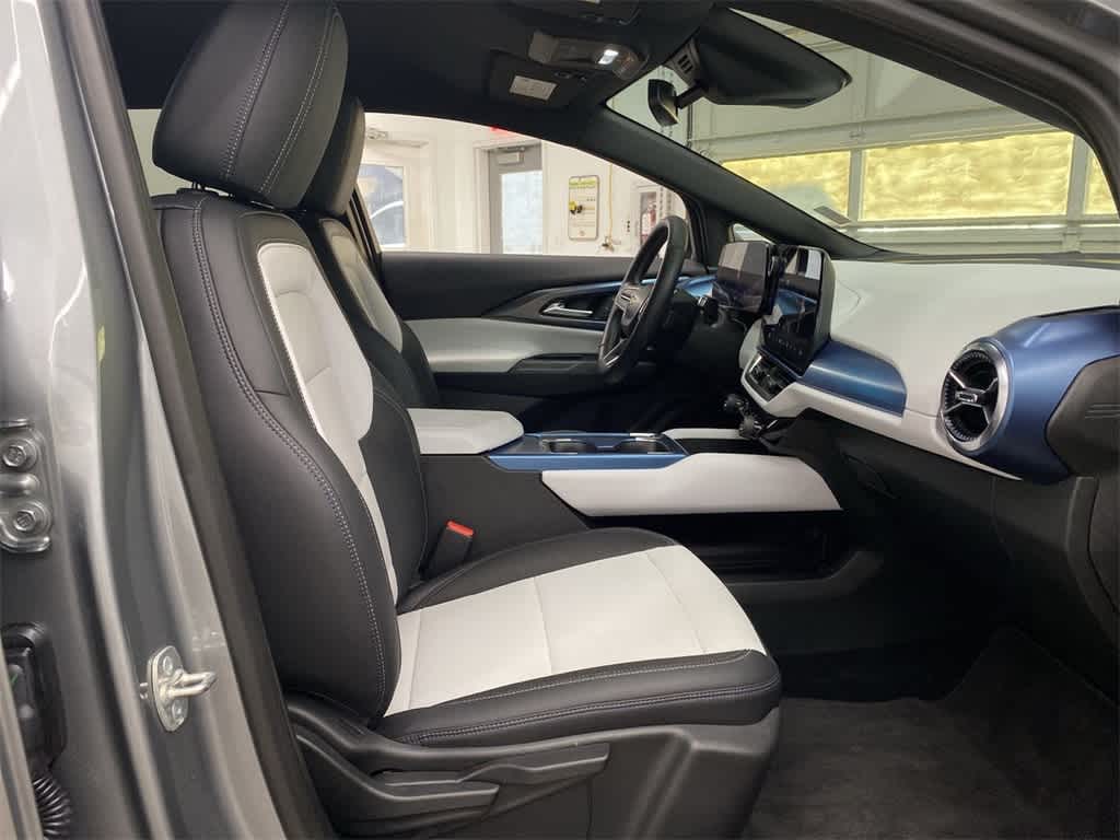 Thumbnail: 2024 Chevrolet Equinox - 19