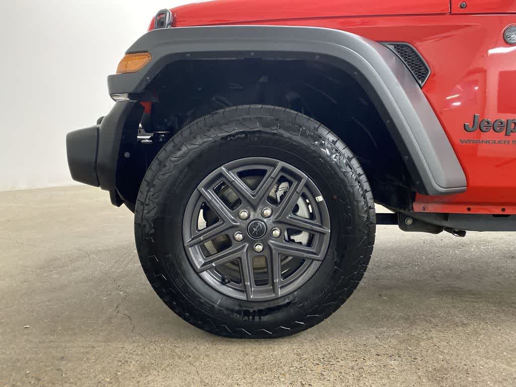 Thumbnail: 2025 Jeep Wrangler - 11