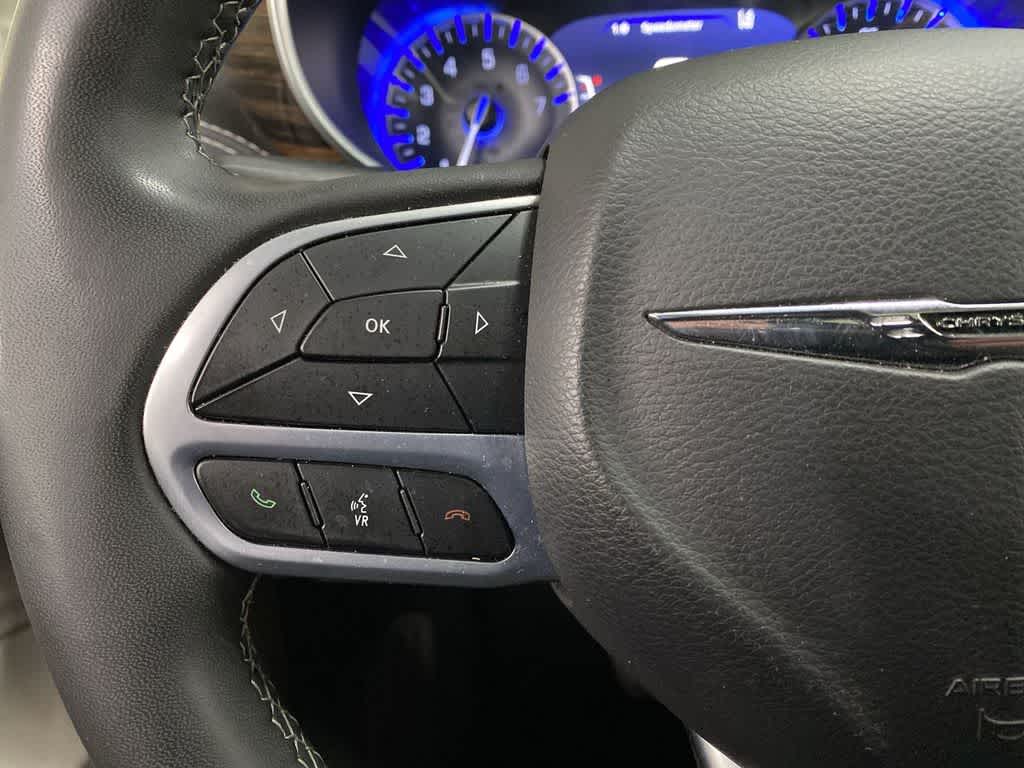 Thumbnail: 2023 Chrysler Pacifica - 21