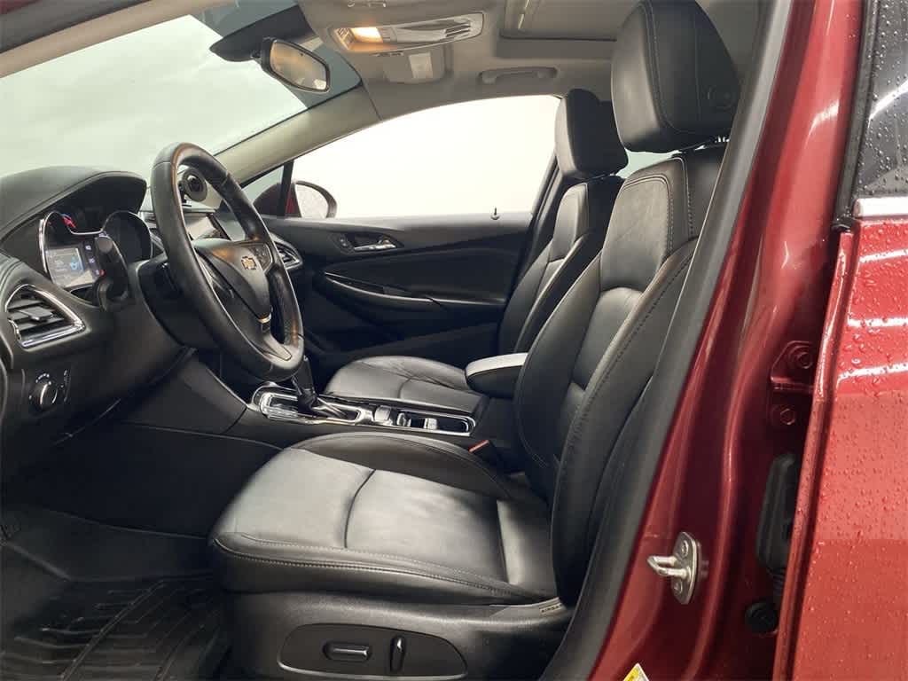 Thumbnail: 2017 Chevrolet Cruze - 14