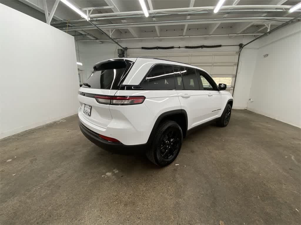 Thumbnail: 2024 Jeep Grand Cherokee - 6