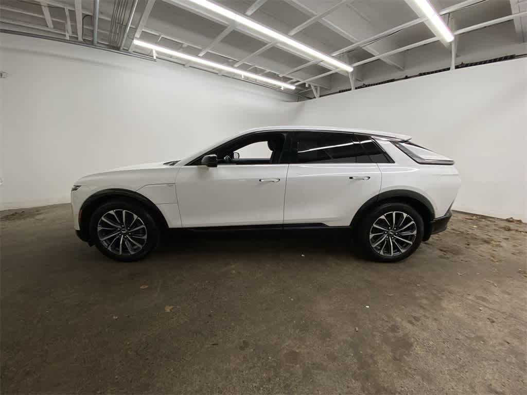 Thumbnail: 2024 Cadillac Lyriq - 3