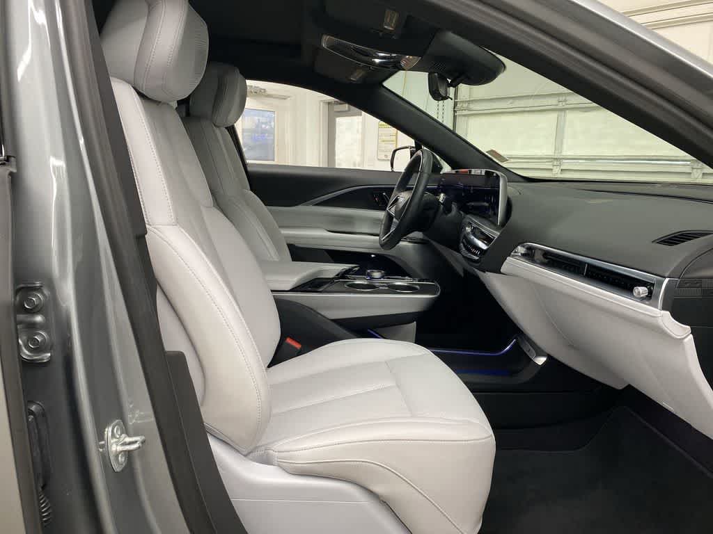 Thumbnail: 2025 Cadillac Lyriq - 19