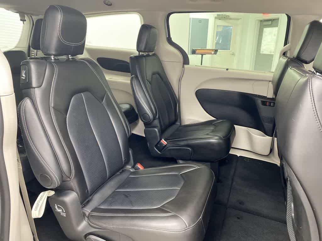 Thumbnail: 2024 Chrysler Pacifica - 19