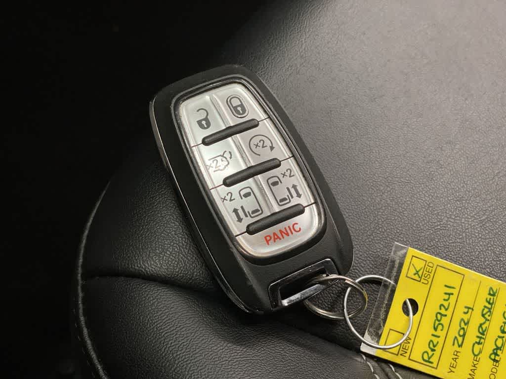 Thumbnail: 2024 Chrysler Pacifica - 28