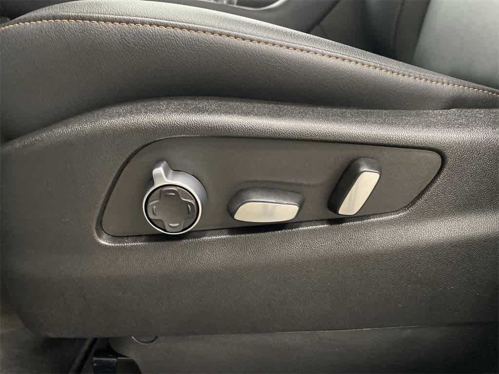 2023 Cadillac XT4 Sport 16
