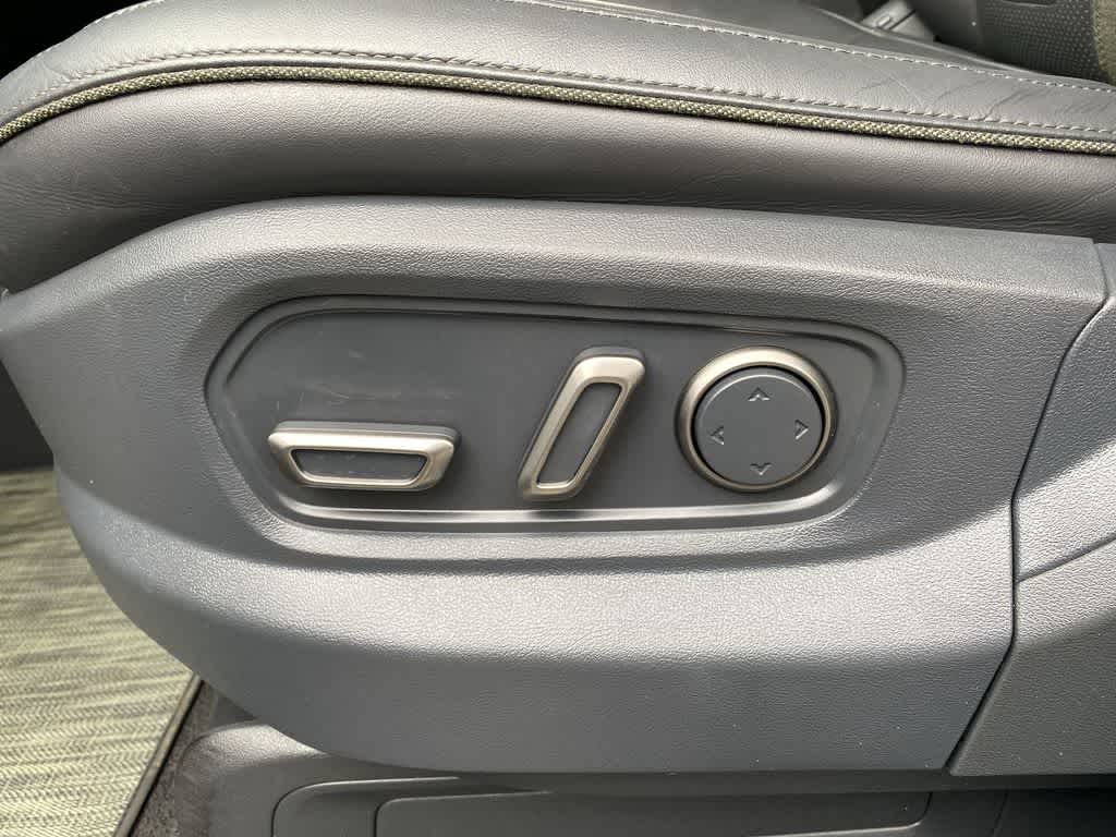 Thumbnail: 2023 Rivian R1T - 14