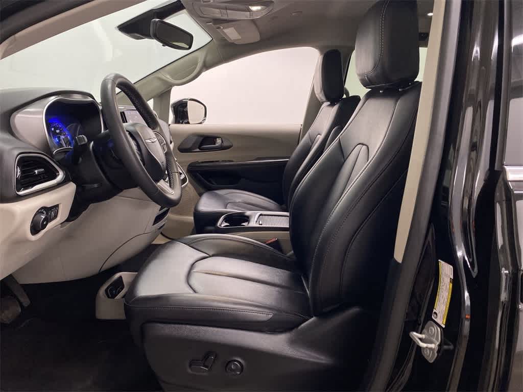 Thumbnail: 2024 Chrysler Pacifica - 14