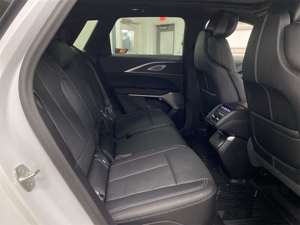 Thumbnail: 2025 Cadillac Lyriq - 19