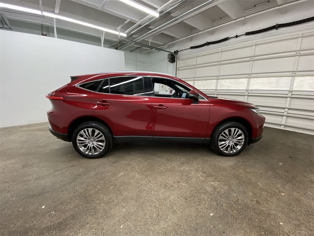 Thumbnail: 2023 Toyota Venza - 7