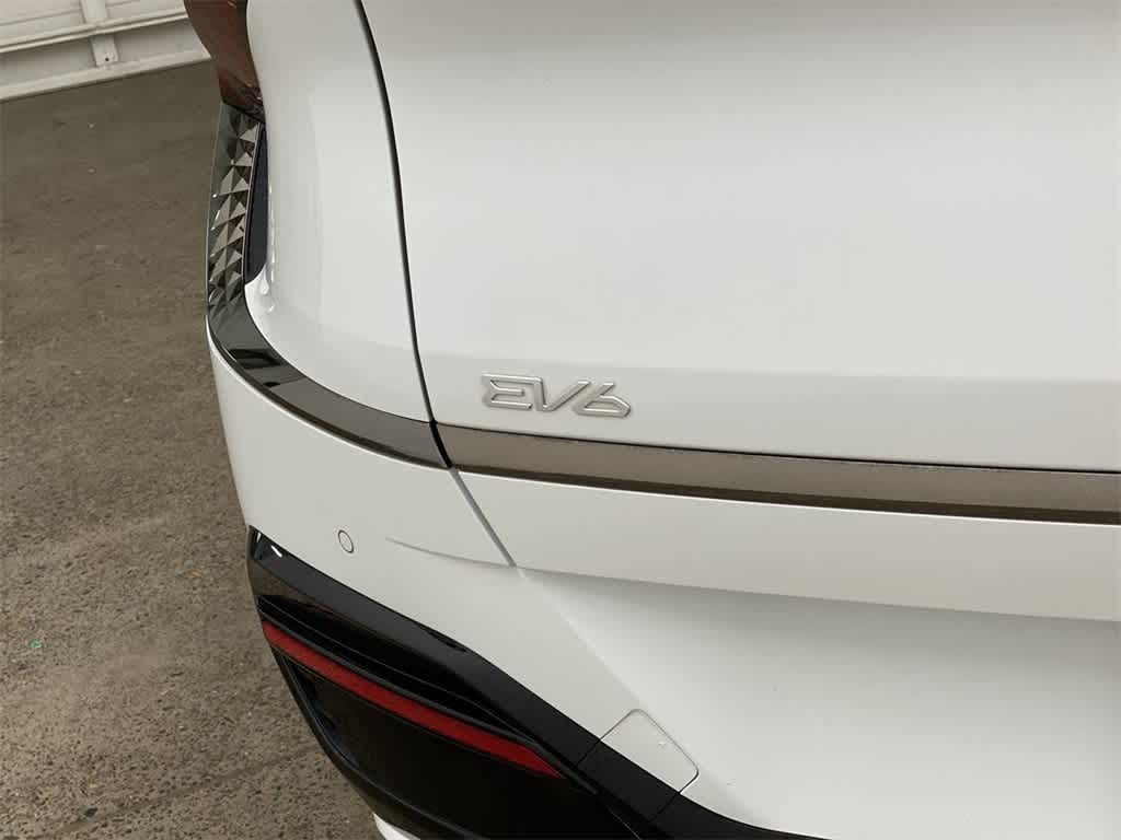 Thumbnail: 2023 Kia EV6 - 10