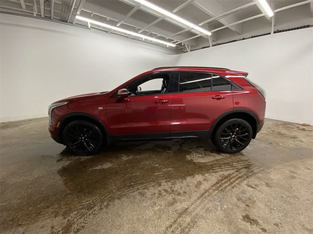 Thumbnail: 2021 Cadillac XT4 - 3