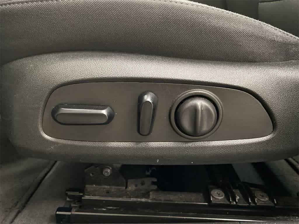 Thumbnail: 2023 Chevrolet Malibu - 16