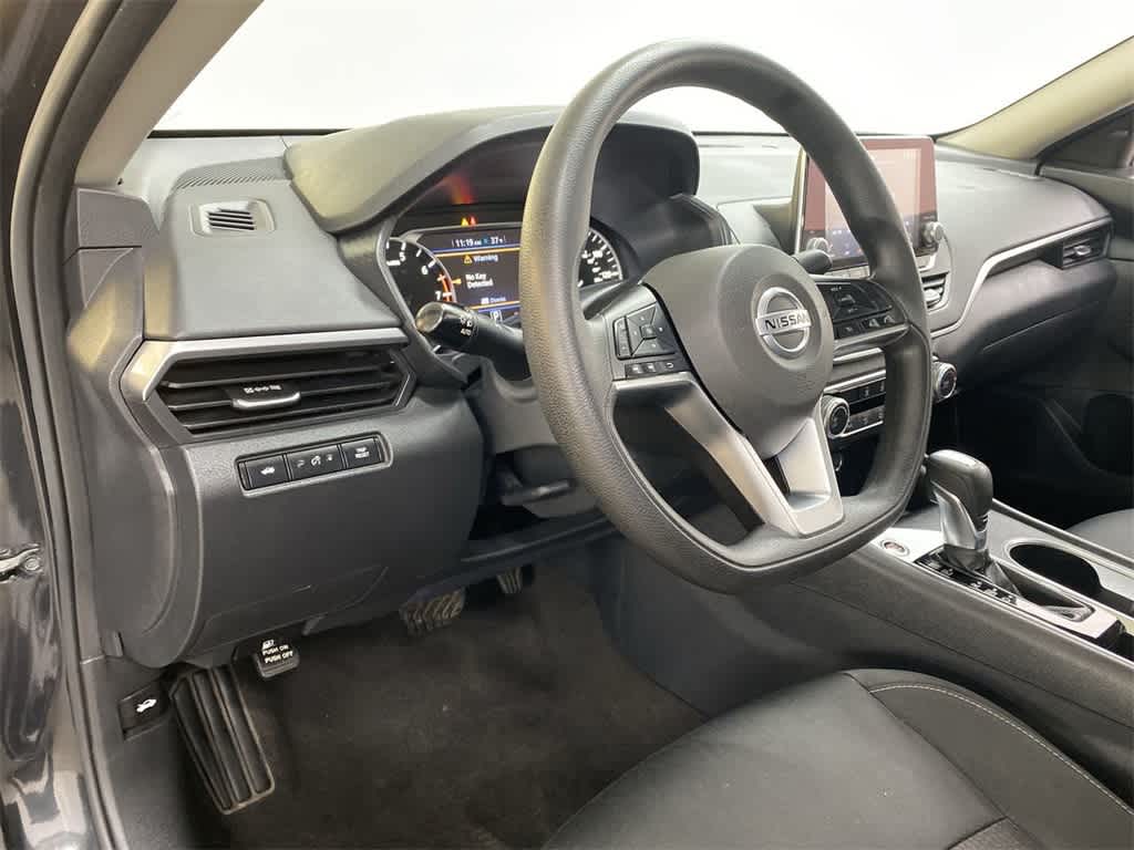 2022 Nissan Altima SV 2