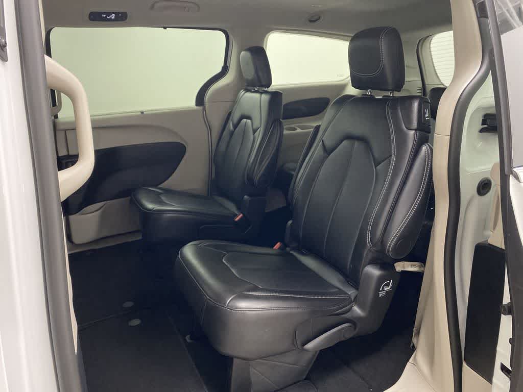 Thumbnail: 2024 Chrysler Pacifica - 17