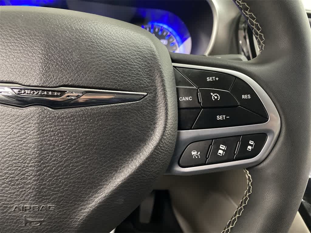 Thumbnail: 2024 Chrysler Pacifica - 20