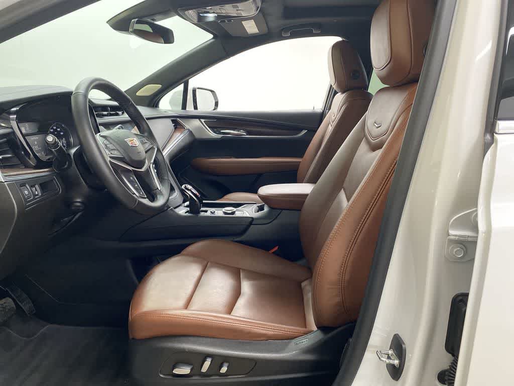 Thumbnail: 2022 Cadillac XT5 - 15