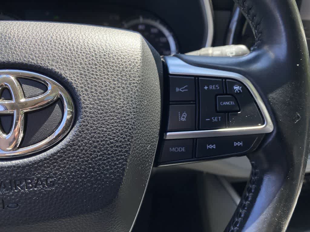 Thumbnail: 2021 Toyota Highlander - 22