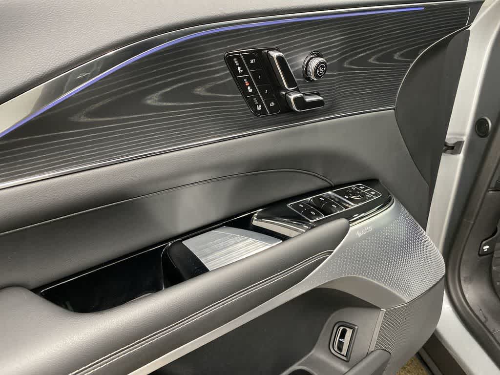 Thumbnail: 2024 Cadillac Lyriq - 15