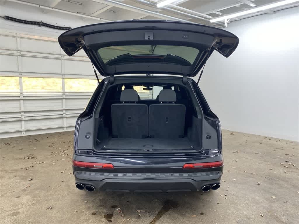 Thumbnail: 2021 Audi SQ7 - 28