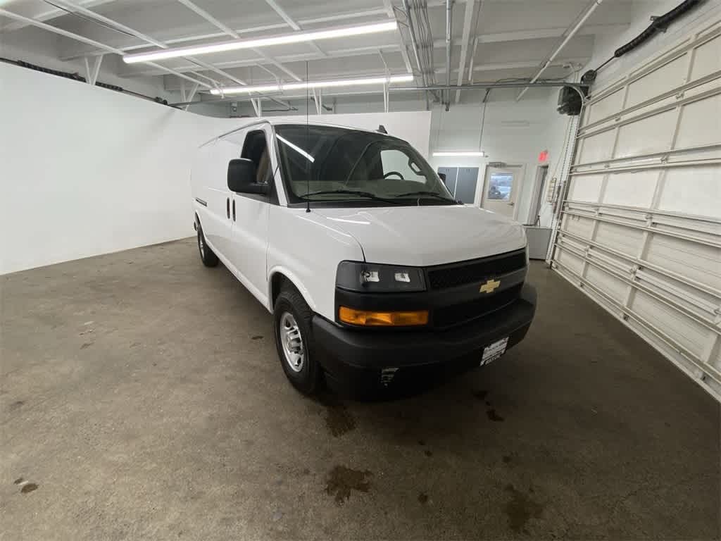 2023 Chevrolet Express 2500 8