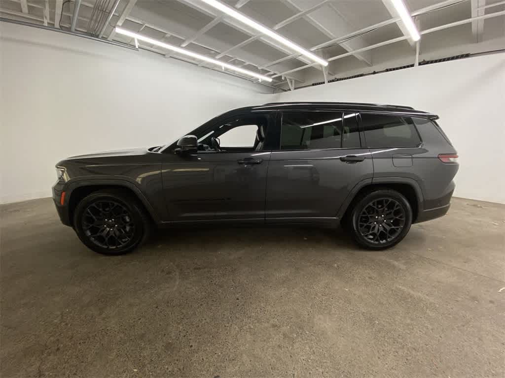 Thumbnail: 2023 Jeep Grand Cherokee - 3