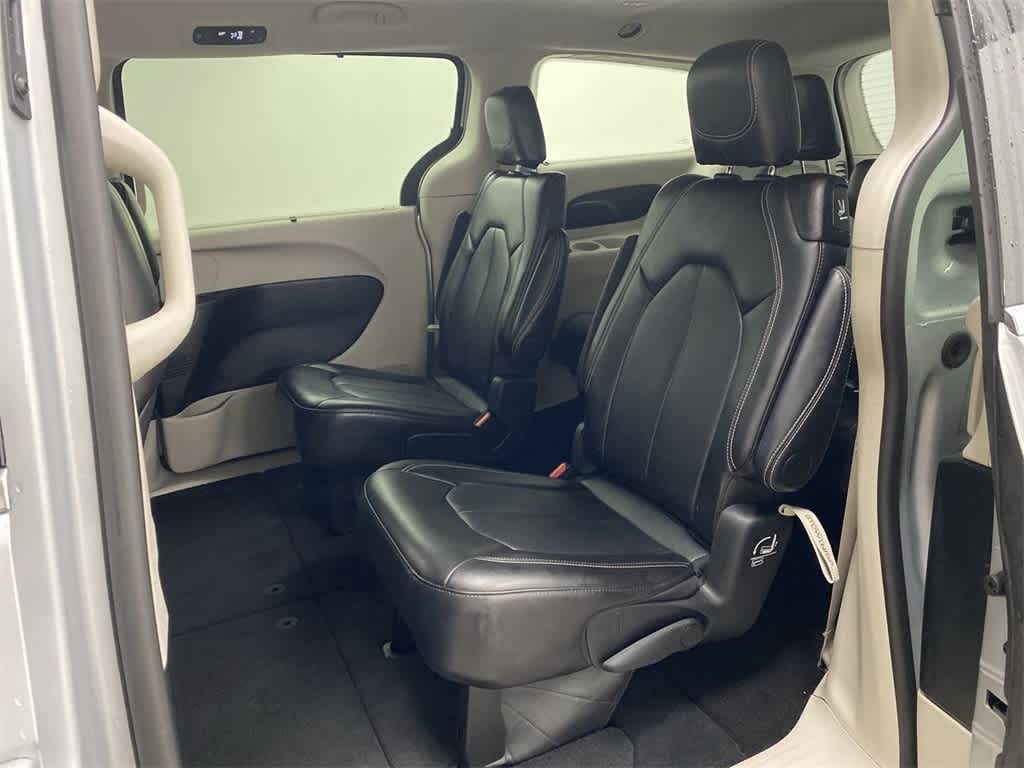 Thumbnail: 2024 Chrysler Pacifica - 16