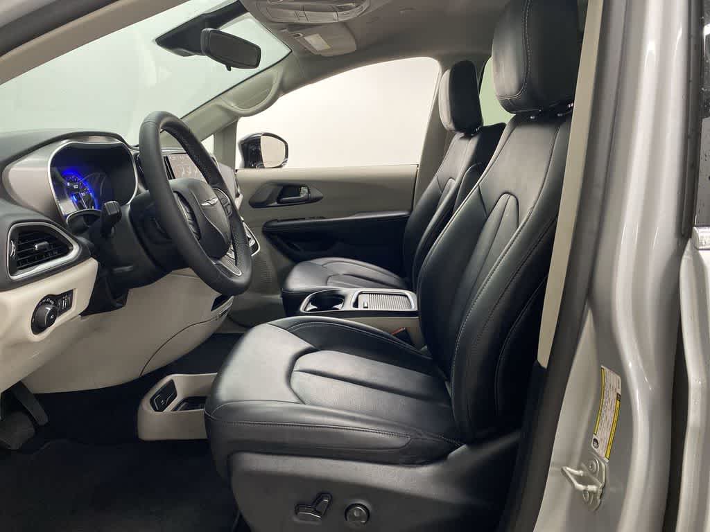 Thumbnail: 2024 Chrysler Pacifica - 13