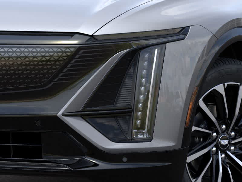 Thumbnail: 2025 Cadillac Lyriq - 10