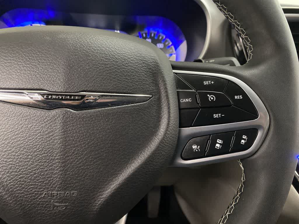 Thumbnail: 2024 Chrysler Pacifica - 22