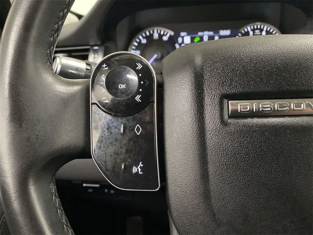 Thumbnail: 2020 Land Rover Discovery Sport - 22