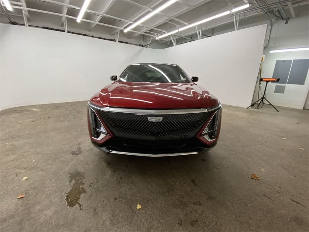 Thumbnail: 2025 Cadillac Lyriq - 9