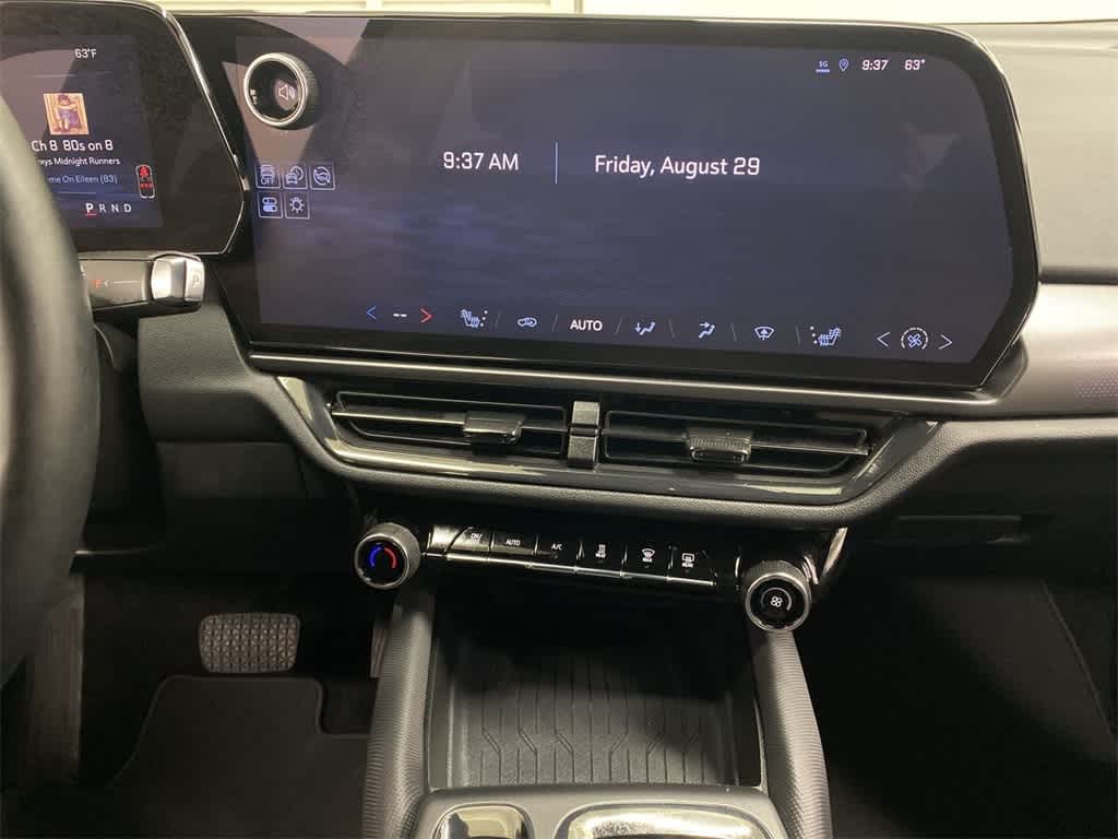 Thumbnail: 2024 Chevrolet Equinox - 25