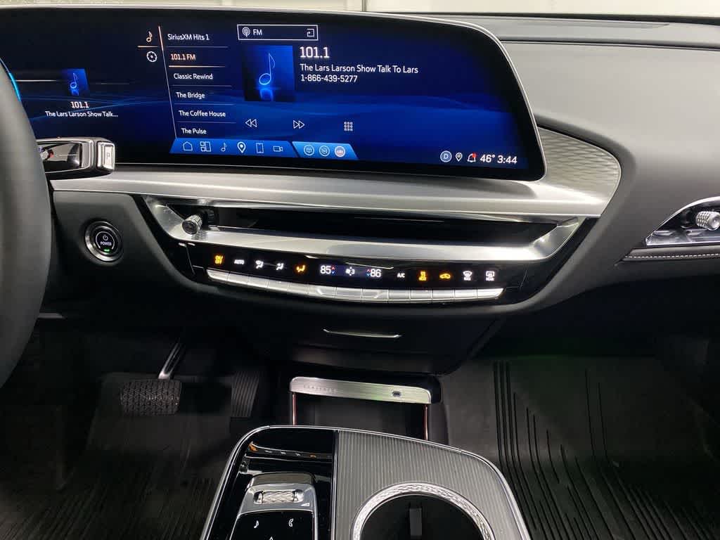 Thumbnail: 2024 Cadillac Lyriq - 24