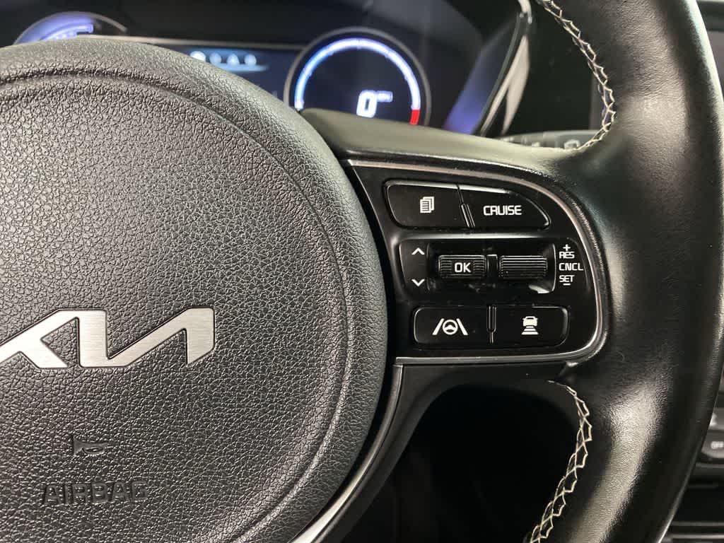 Thumbnail: 2022 Kia Niro - 23