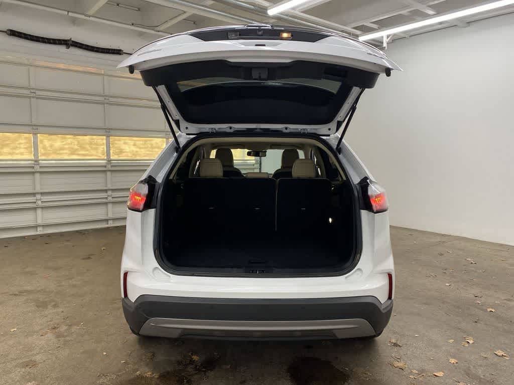 Thumbnail: 2021 Ford Edge - 29