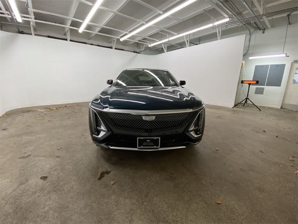 Thumbnail: 2025 Cadillac Lyriq - 9