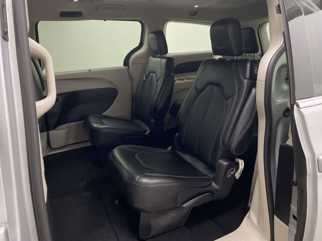 Thumbnail: 2024 Chrysler Pacifica - 16