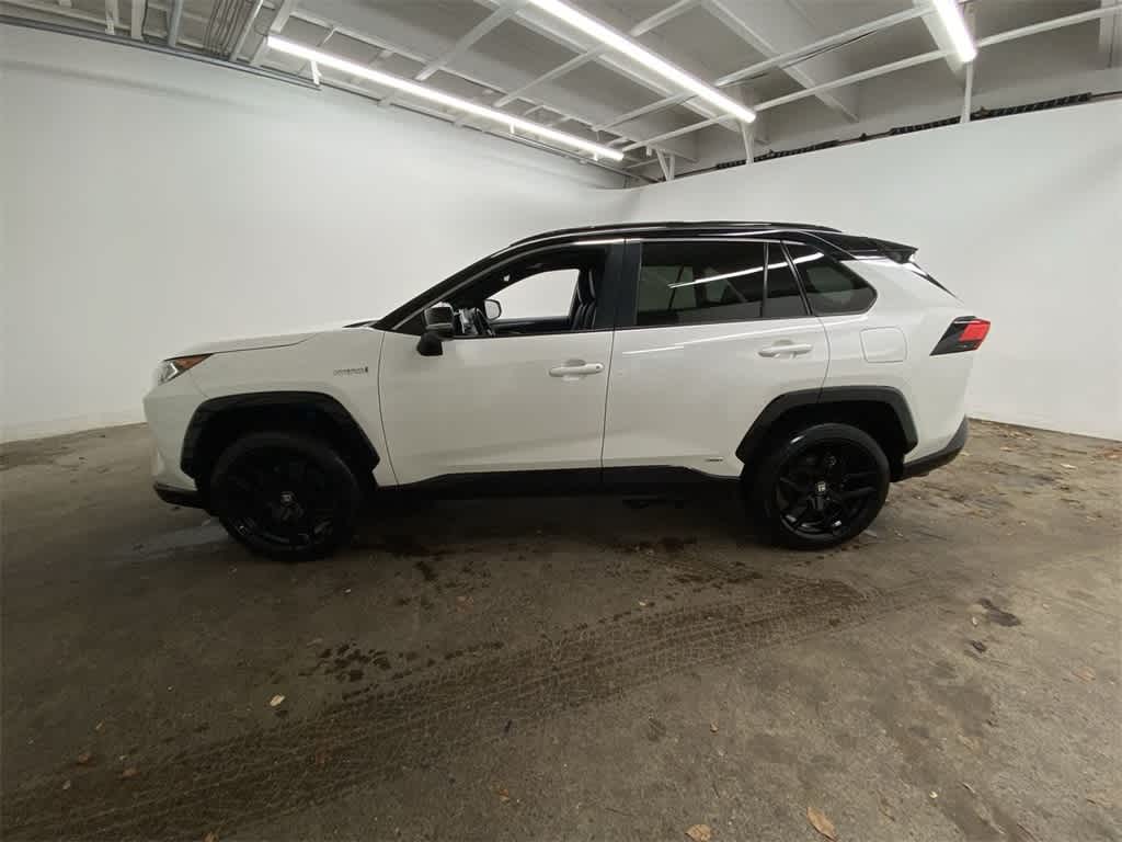 Thumbnail: 2020 Toyota RAV4 - 3