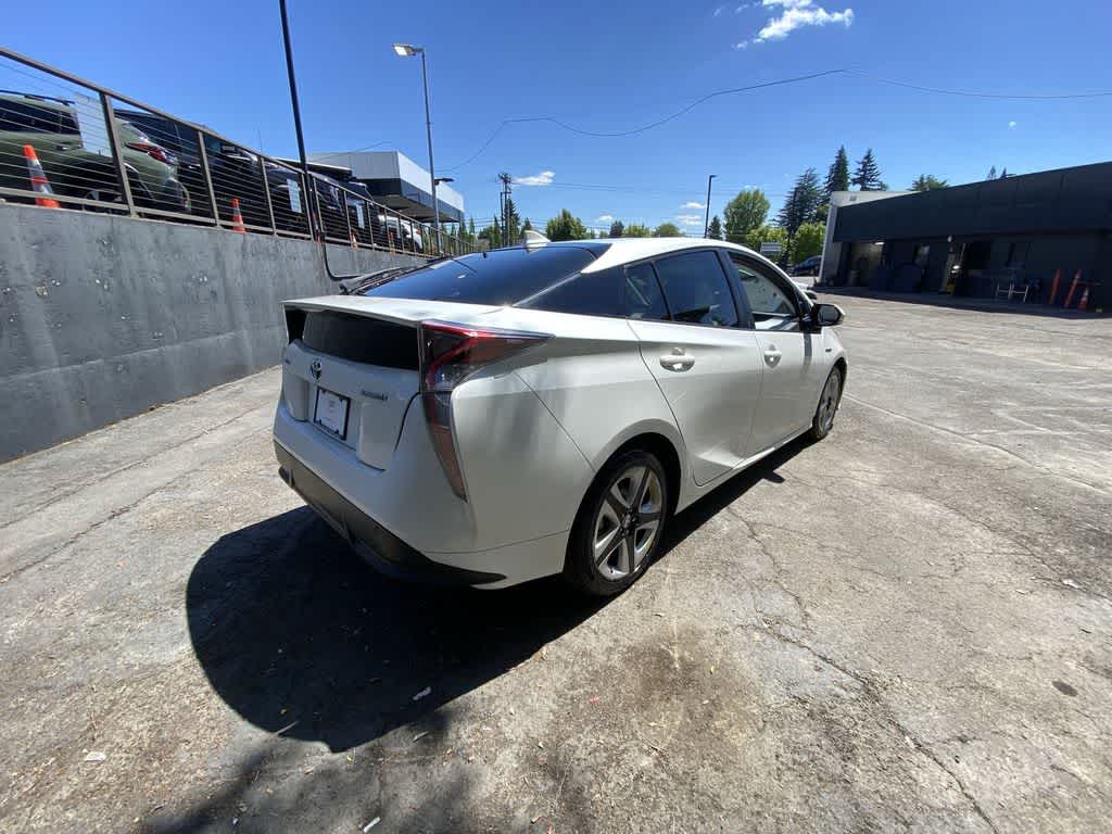 Thumbnail: 2016 Toyota Prius - 6