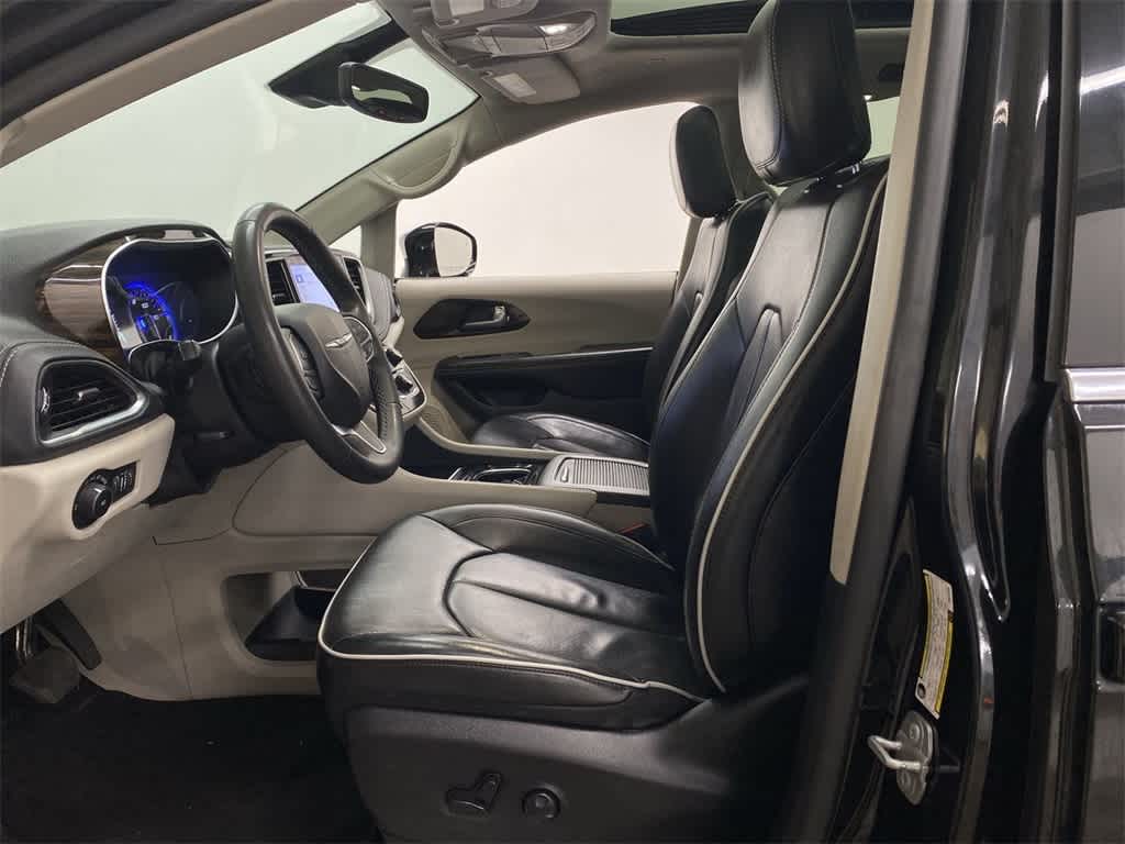 Thumbnail: 2023 Chrysler Pacifica - 14