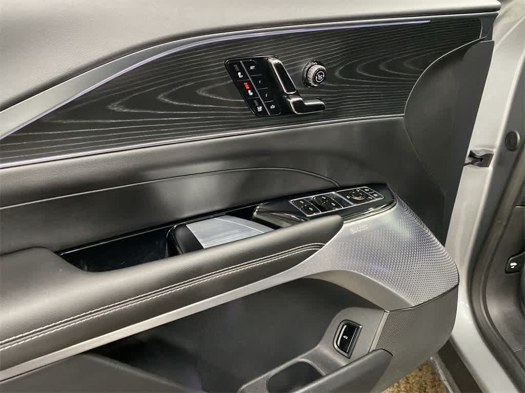 Thumbnail: 2025 Cadillac Lyriq - 15