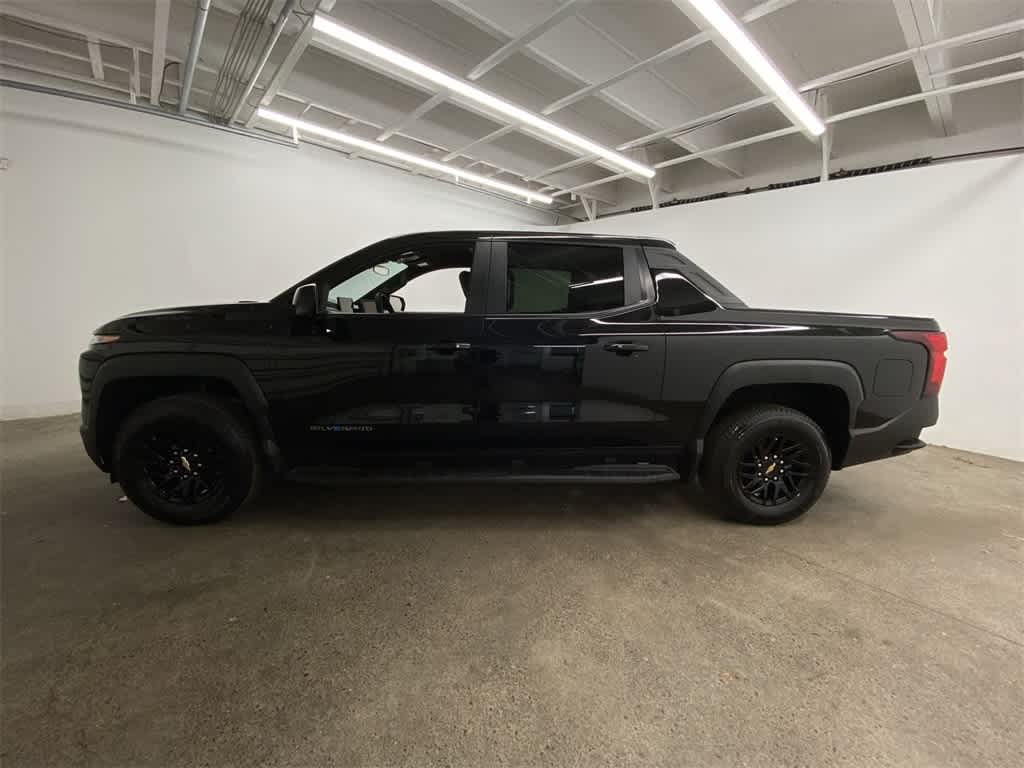 Thumbnail: 2024 Chevrolet Silverado EV - 3