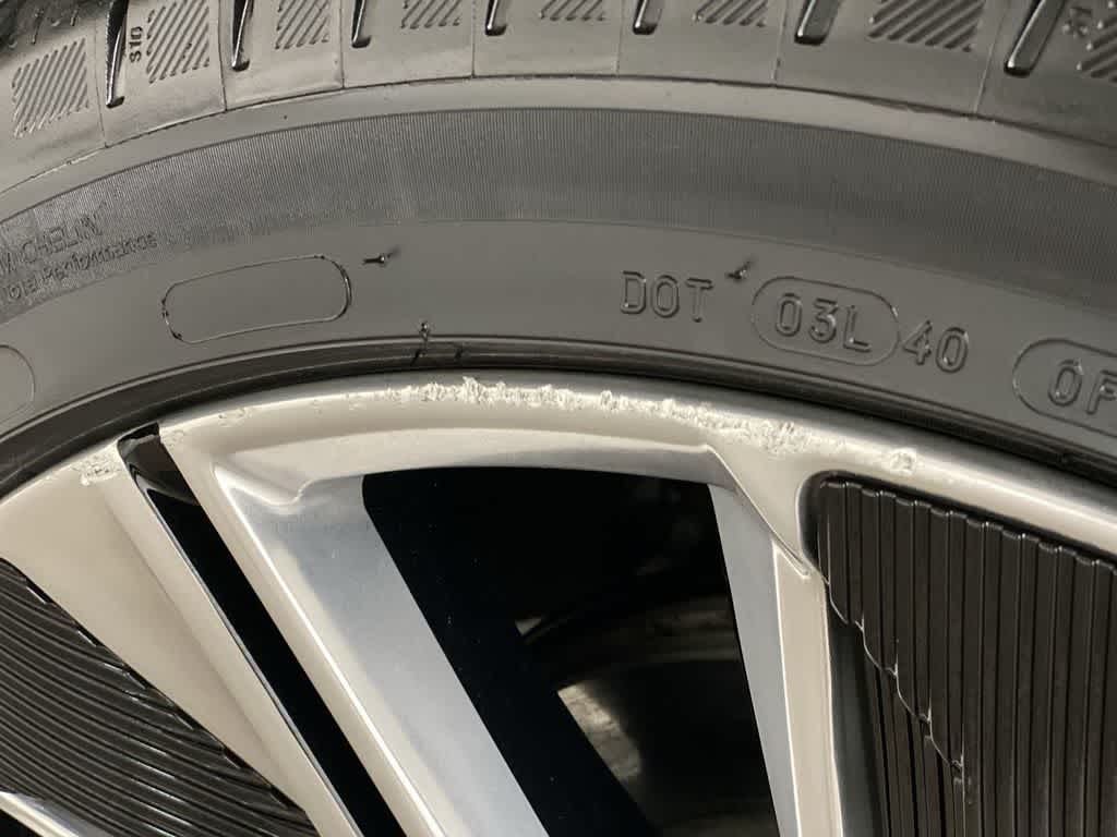 Thumbnail: 2024 Cadillac Lyriq - 31