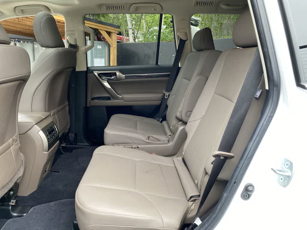 Thumbnail: 2020 Lexus GX - 17