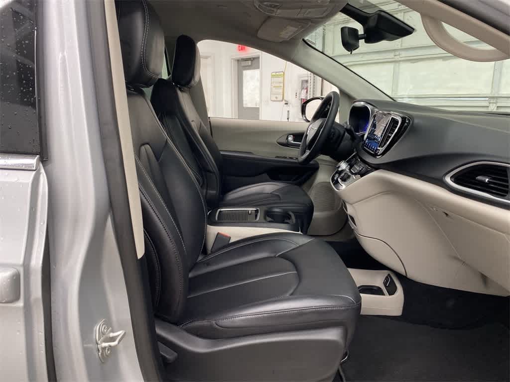 Thumbnail: 2024 Chrysler Pacifica - 18