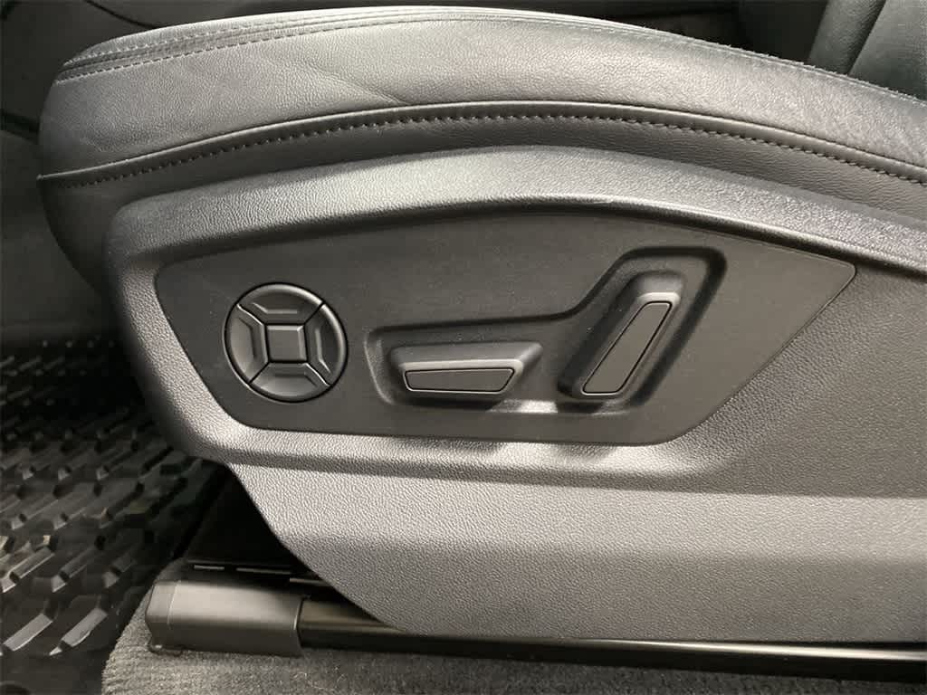 Thumbnail: 2023 Audi Q7 - 14