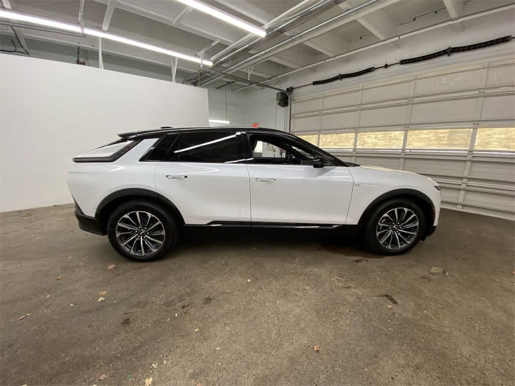 Thumbnail: 2025 Cadillac Lyriq - 7