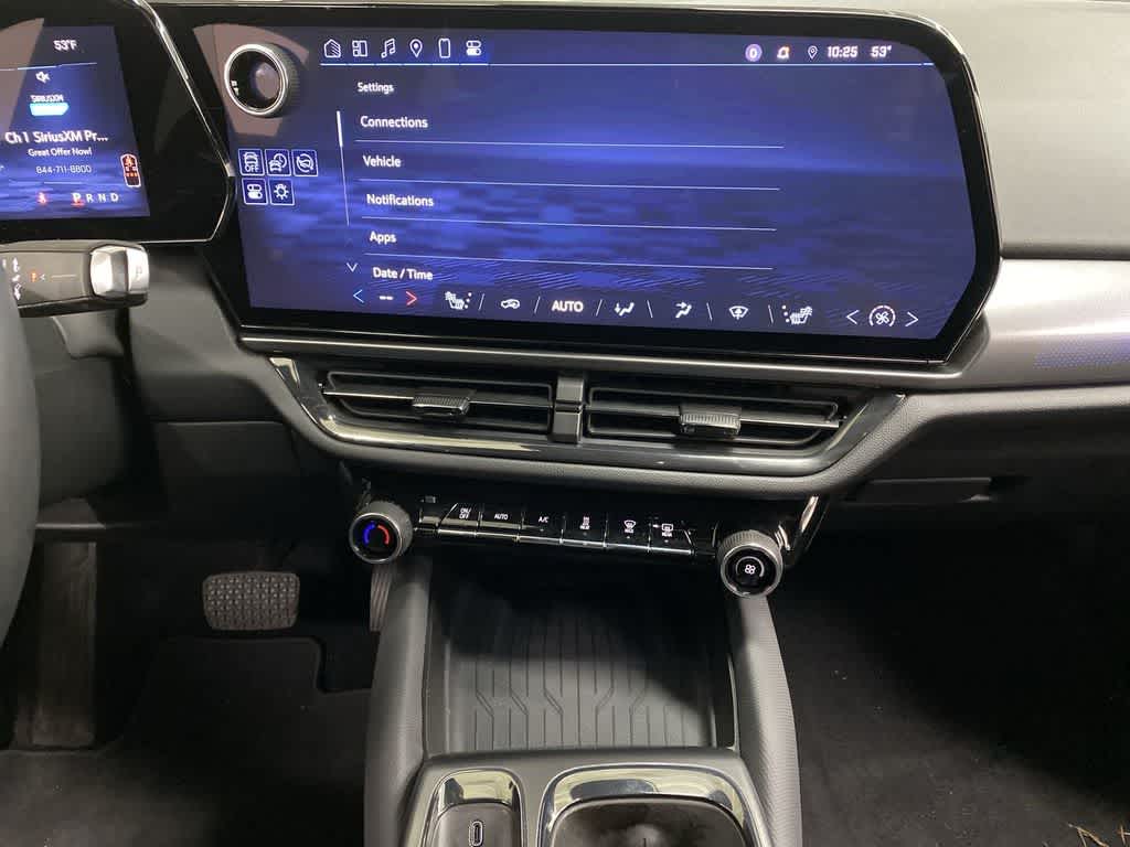 Thumbnail: 2024 Chevrolet Equinox - 24